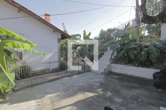 Área comum de casa à venda com 4 quartos, 200m² em Vila Jardim, Porto Alegre