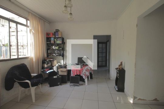 Casa à venda com 4 quartos, 200m² em Vila Jardim, Porto Alegre