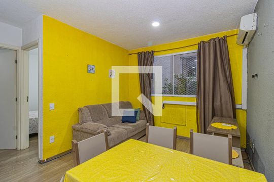 Sala de apartamento para alugar com 2 quartos, 41m² em São Luis, Canoas