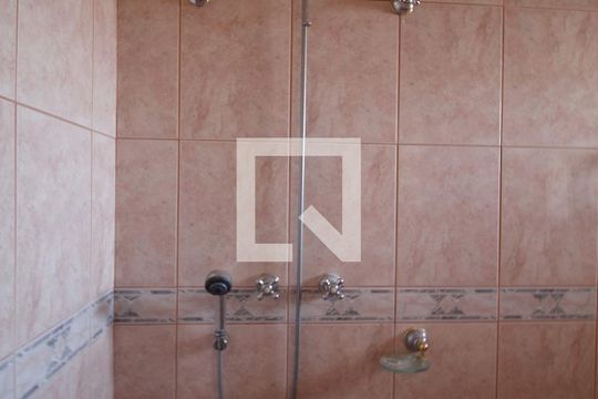 Banheiro da Suíte 3 de casa para alugar com 4 quartos, 900m² em Vila Trujillo, Sorocaba