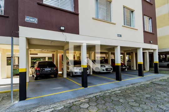 Garagem  de apartamento para alugar com 2 quartos, 55m² em Jardim Tranquilidade, Guarulhos