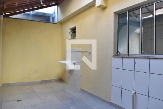 Área de Serviço de casa para alugar com 3 quartos, 70m² em Campo de Santana, Curitiba