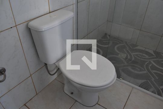 Banheiro de casa para alugar com 3 quartos, 70m² em Campo de Santana, Curitiba