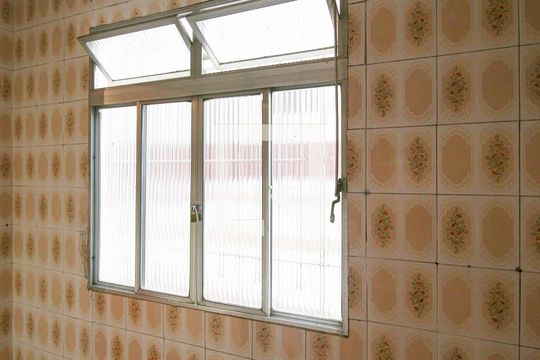 Área de Serviço de apartamento para alugar com 2 quartos, 56m² em Conjunto Residencial José Bonifácio, São Paulo