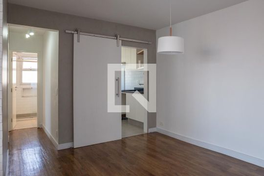 Sala de apartamento para alugar com 2 quartos, 65m² em Perdizes, São Paulo