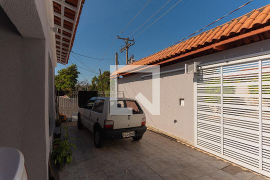 Garagem de casa à venda com 2 quartos, 250m² em Vila Lemos, Campinas