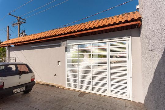 Garagem de casa à venda com 2 quartos, 250m² em Vila Lemos, Campinas