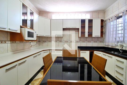 Cozinha de casa à venda com 2 quartos, 150m² em Parque Oratorio, Santo André