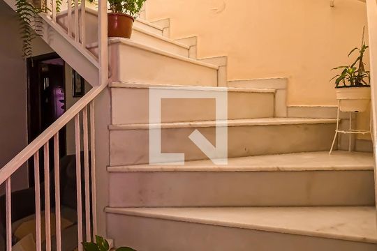 Sala 1 de casa à venda com 3 quartos, 250m² em Jardim Gumercindo, Guarulhos