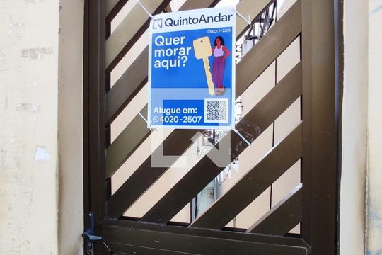 Plaquinha de casa para alugar com 2 quartos, 100m² em Engenho Velho da Federação, Salvador