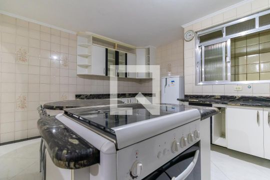 Cozinha de casa para alugar com 3 quartos, 250m² em Itaquera, São Paulo