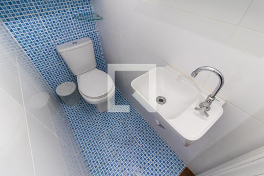 Lavabo 1 de casa para alugar com 3 quartos, 250m² em Itaquera, São Paulo