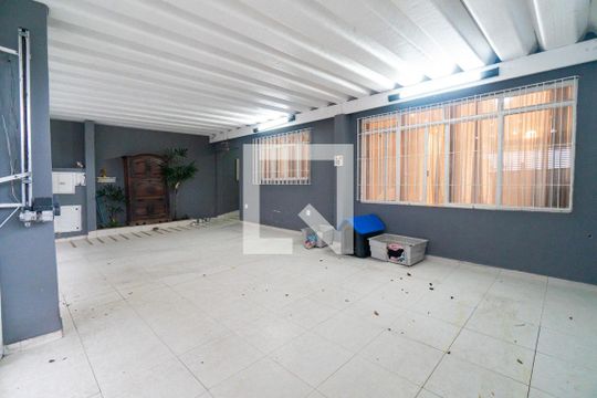 Garagem de casa para alugar com 3 quartos, 333m² em Jardim Oriental, São Paulo