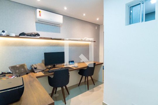 Escritório de casa para alugar com 3 quartos, 333m² em Jardim Oriental, São Paulo
