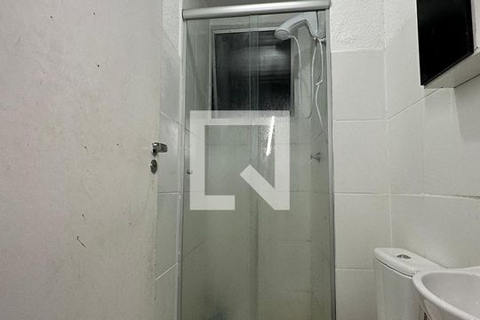 Banheiro de apartamento para alugar com 2 quartos, 50m² em Santos Dumont, São Leopoldo