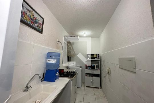Cozinha de apartamento para alugar com 2 quartos, 50m² em Santos Dumont, São Leopoldo