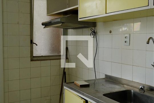 Cozinha de apartamento para alugar com 3 quartos, 120m² em Vitória, Salvador