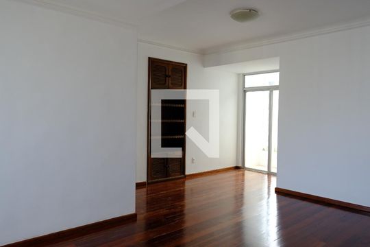 Sala de apartamento para alugar com 3 quartos, 120m² em Vitória, Salvador