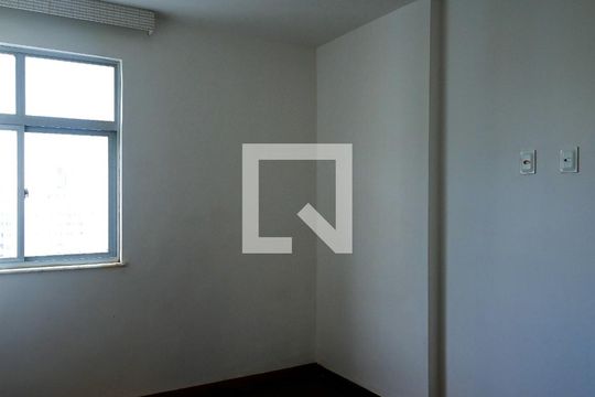 Quarto de apartamento para alugar com 3 quartos, 120m² em Vitória, Salvador