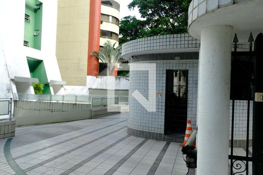 Área comum de apartamento para alugar com 3 quartos, 120m² em Vitória, Salvador