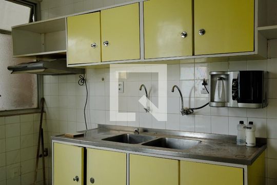 Cozinha de apartamento para alugar com 3 quartos, 120m² em Vitória, Salvador