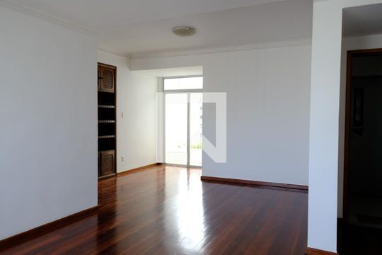 Apartamento para alugar com 3 quartos, 120m² em Vitória, Salvador
