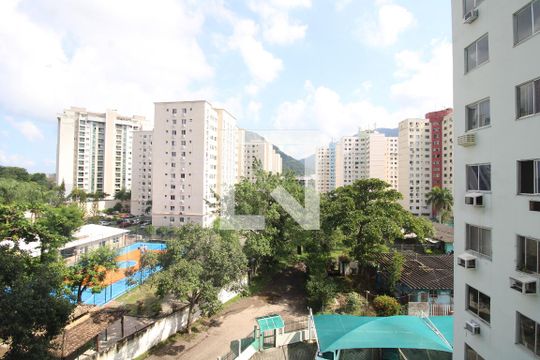 Vista do Quarto 1  de apartamento à venda com 2 quartos, 60m² em Vargem Pequena, Rio de Janeiro