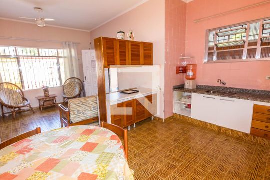 Cozinha de casa para alugar com 2 quartos, 135m² em Caiçara, Praia Grande