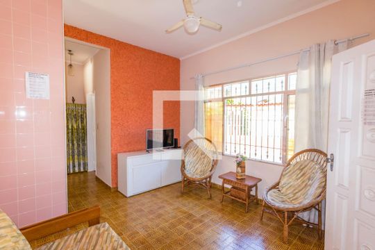 Sala de casa para alugar com 2 quartos, 135m² em Caiçara, Praia Grande