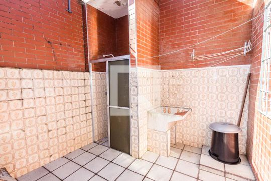 Lavanderia de casa para alugar com 2 quartos, 135m² em Caiçara, Praia Grande