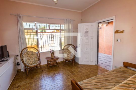 Sala de casa para alugar com 2 quartos, 135m² em Caiçara, Praia Grande