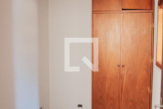 Quarto 2 closet de casa para alugar com 3 quartos, 180m² em Centro, Embu das Artes