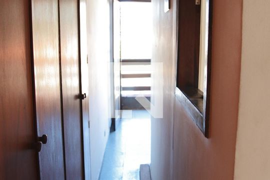 Closet quarto 2 de casa para alugar com 3 quartos, 180m² em Centro, Embu das Artes