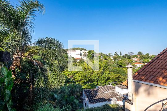 Solarium - VIsta de casa à venda com 3 quartos, 200m² em Sumaré, São Paulo