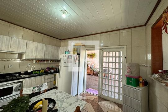Cozinha 2 de casa à venda com 3 quartos, 120m² em Campina, São Leopoldo