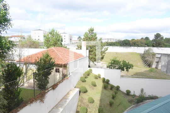 Suíte  de apartamento para alugar com 3 quartos, 99m² em Uberaba, Curitiba