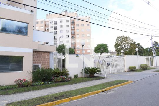 Fachada do condomínio de apartamento para alugar com 3 quartos, 99m² em Uberaba, Curitiba