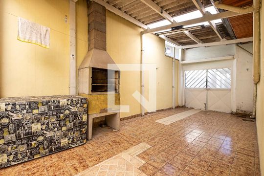 Quintal de casa à venda com 3 quartos, 220m² em Pinheiros, São Paulo