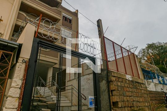 Fachada de apartamento para alugar com 1 quarto, 150m² em Medianeira, Porto Alegre