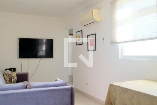 Sala de apartamento para alugar com 3 quartos, 78m² em Sagrada Família, Belo Horizonte