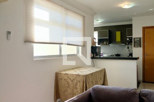 Sala de apartamento para alugar com 3 quartos, 78m² em Sagrada Família, Belo Horizonte