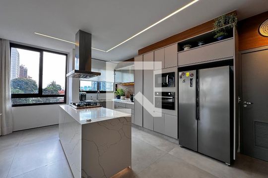 Cozinha de apartamento à venda com 3 quartos, 157m² em Campo Belo, São Paulo