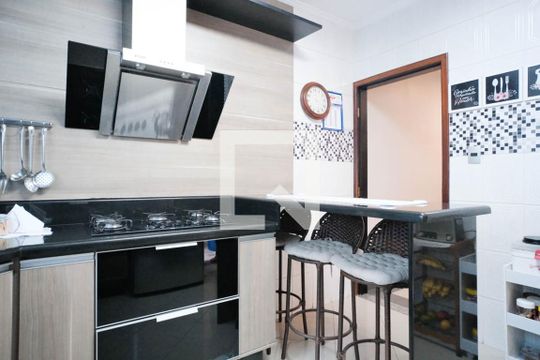 Cozinha de casa à venda com 3 quartos, 150m² em Vila Ré, São Paulo
