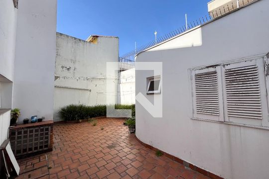 Quintal de casa à venda com 4 quartos, 240m² em Indianópolis, São Paulo