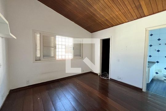 Suite de casa à venda com 4 quartos, 240m² em Indianópolis, São Paulo