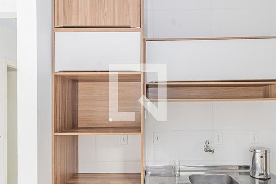 Cozinha de casa de condomínio à venda com 2 quartos, 56m² em Niterói, Canoas