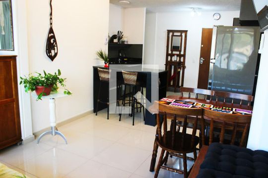 Sala de apartamento para alugar com 1 quarto, 50m² em Itararé, São Vicente