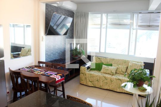 Sala de apartamento para alugar com 1 quarto, 50m² em Itararé, São Vicente