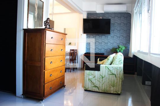Sala de apartamento para alugar com 1 quarto, 50m² em Itararé, São Vicente