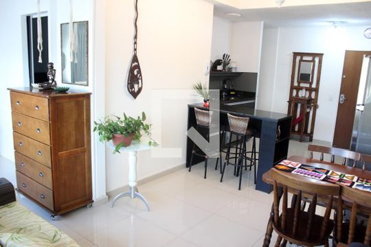 Sala de apartamento para alugar com 1 quarto, 50m² em Itararé, São Vicente